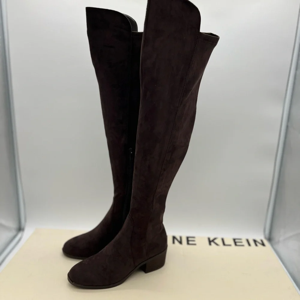 Woman's Boots Anne Klein Adrenna Knee High boots Dark Brown Suede Sz 5.5 M